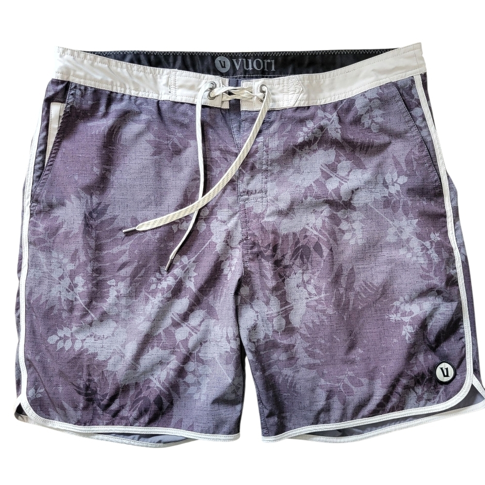 VUORI // Men's Cruise Boardshorts / 36 / Dark Pewter Plumeria Linen Texture